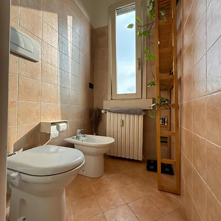 דירה Trilocale Con Due Balconi A Isola Porta Nuova