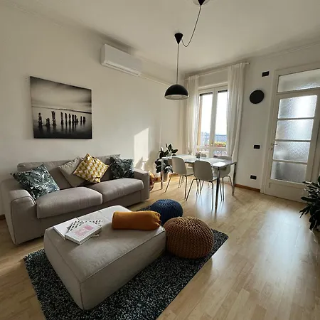 דירה Trilocale Con Due Balconi A Isola Porta Nuova *