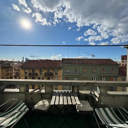 Trilocale Con Due Balconi A Isola Porta Nuova Milán